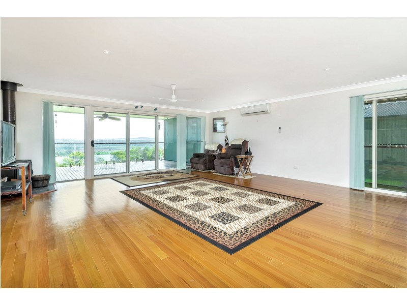 10 Lookout Place, Rosenthal Heights QLD 4370