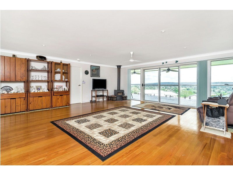 10 Lookout Place, Rosenthal Heights QLD 4370