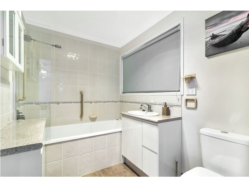 10 Lookout Place, Rosenthal Heights QLD 4370