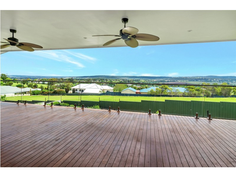 10 Lookout Place, Rosenthal Heights QLD 4370