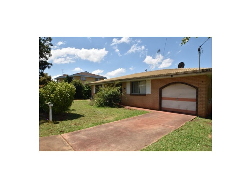11 Regent Street, Darling Heights QLD 4350