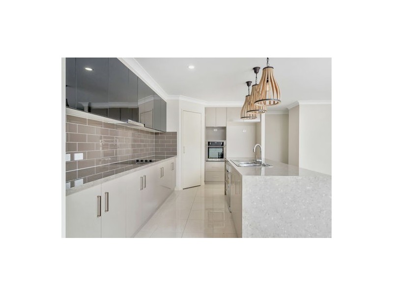 3 Gwenda Drive, Westbrook QLD 4350