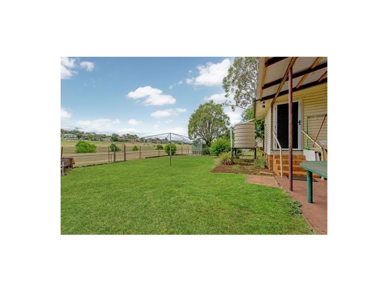 7 Teesdale Avenue, Newtown QLD 4350