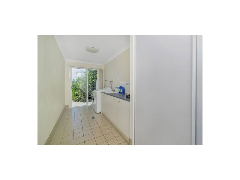 1 Dodson Crescent, Mount Kynoch QLD 4350