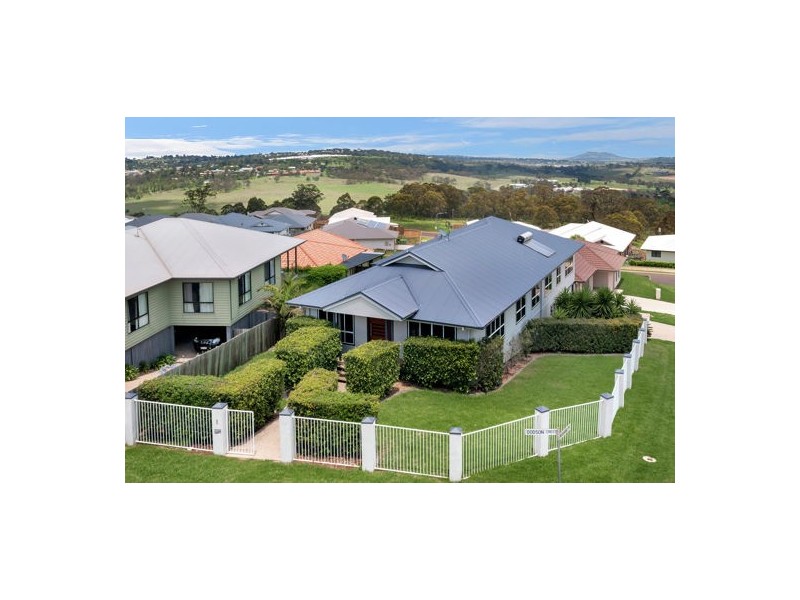 1 Dodson Crescent, Mount Kynoch QLD 4350