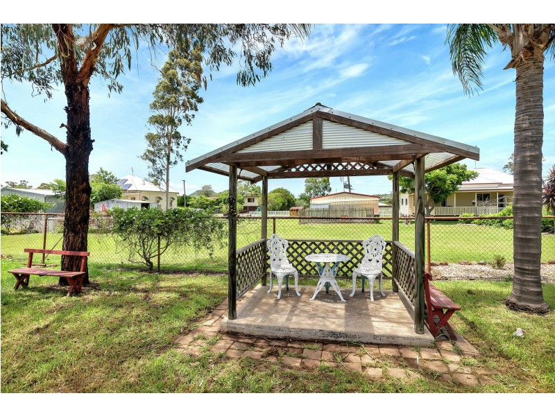 28 East Street, Kingsthorpe QLD 4400