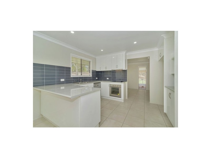 14 Vayro Road, Blue Mountain Heights QLD 4350