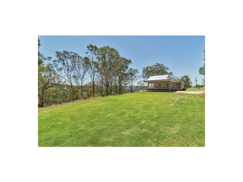 14 Vayro Road, Blue Mountain Heights QLD 4350