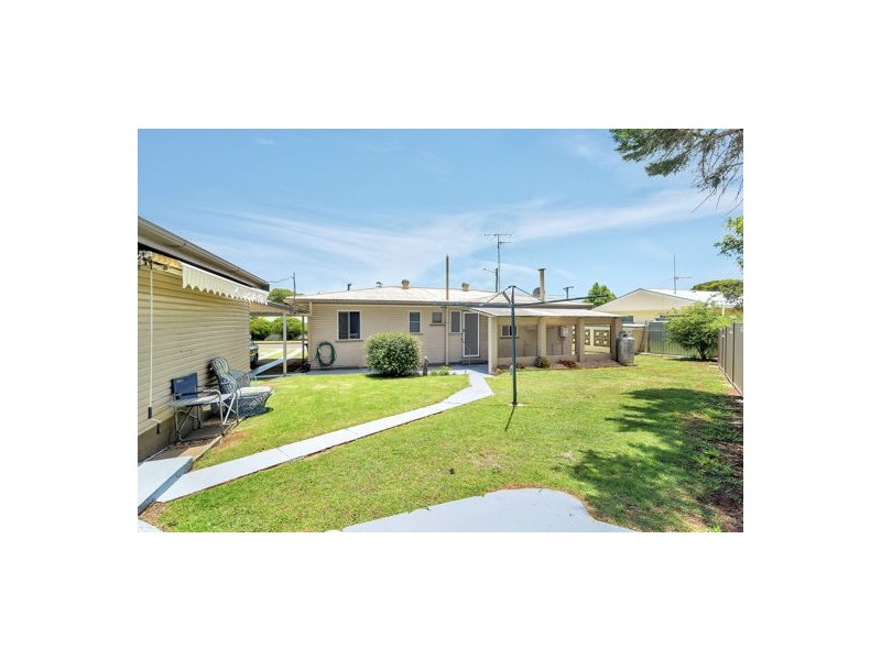 14 Teesdale Avenue, Newtown QLD 4350