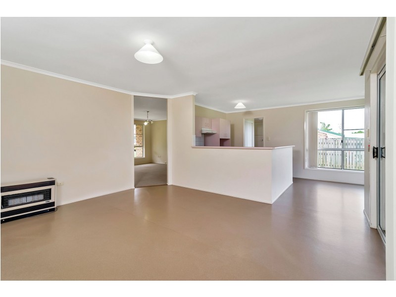17 Navajo Street, Wilsonton QLD 4350
