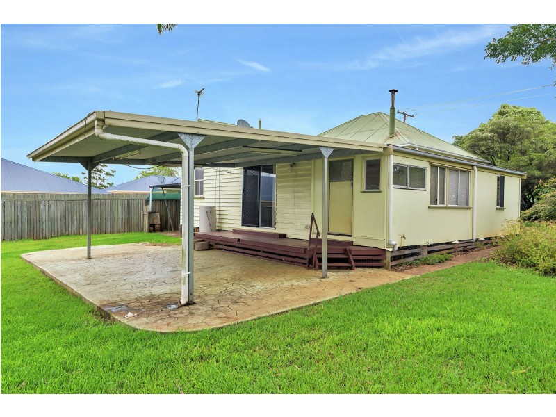66 Holberton Street, Rockville QLD 4350