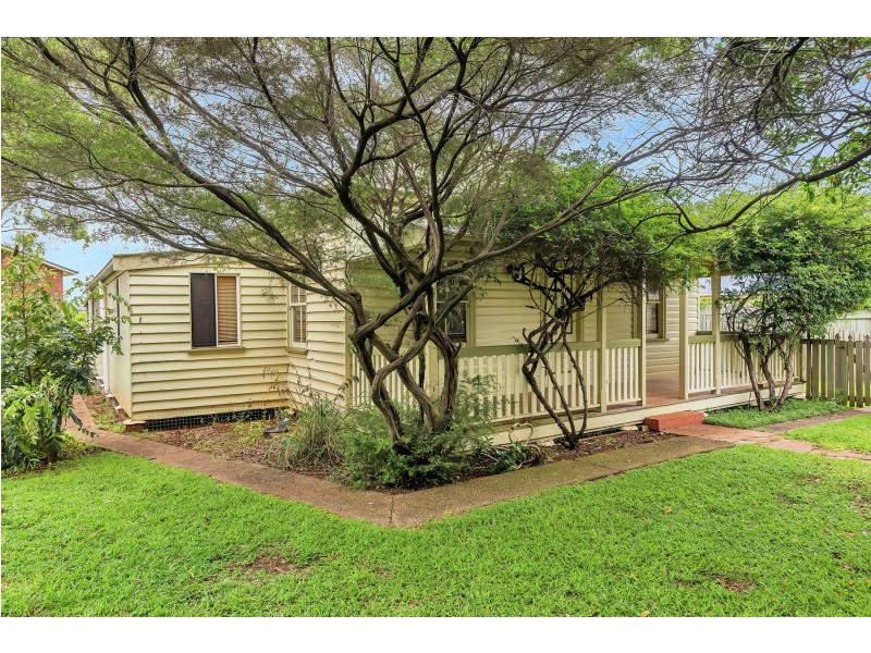 66 Holberton Street, Rockville QLD 4350