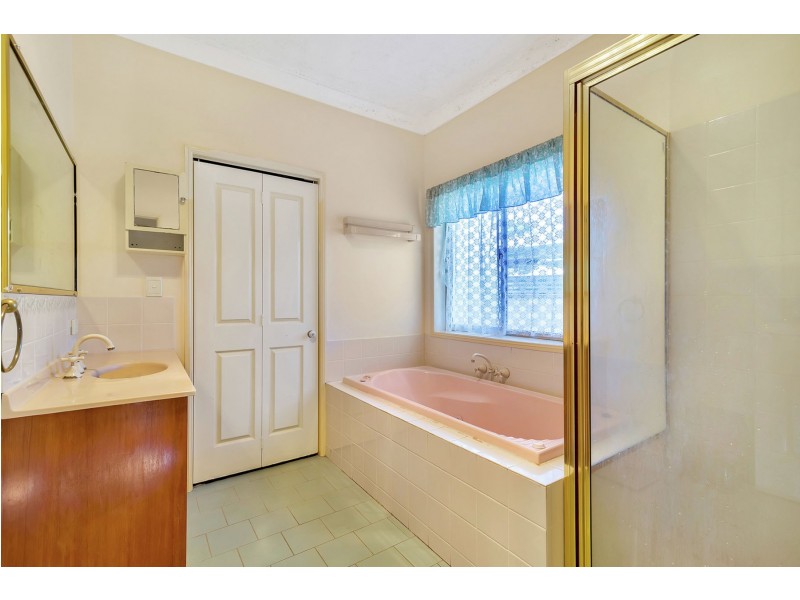 11 Tower Crescent, Gowrie Junction QLD 4352