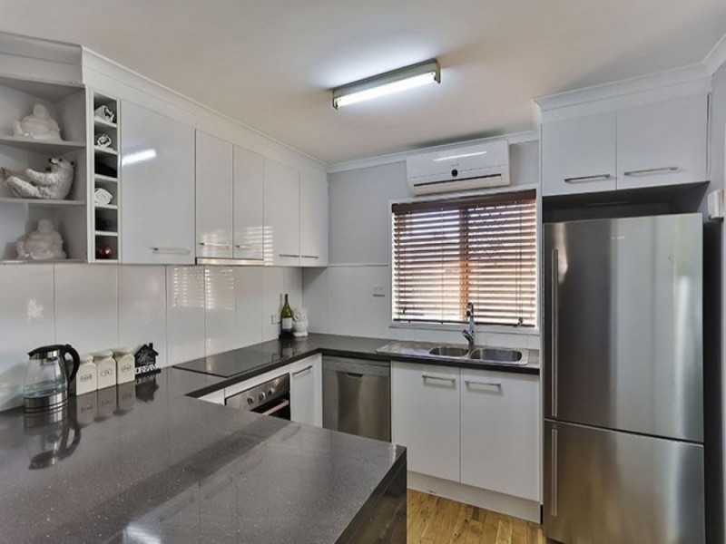 2/85 Hill Street, Newtown QLD 4350
