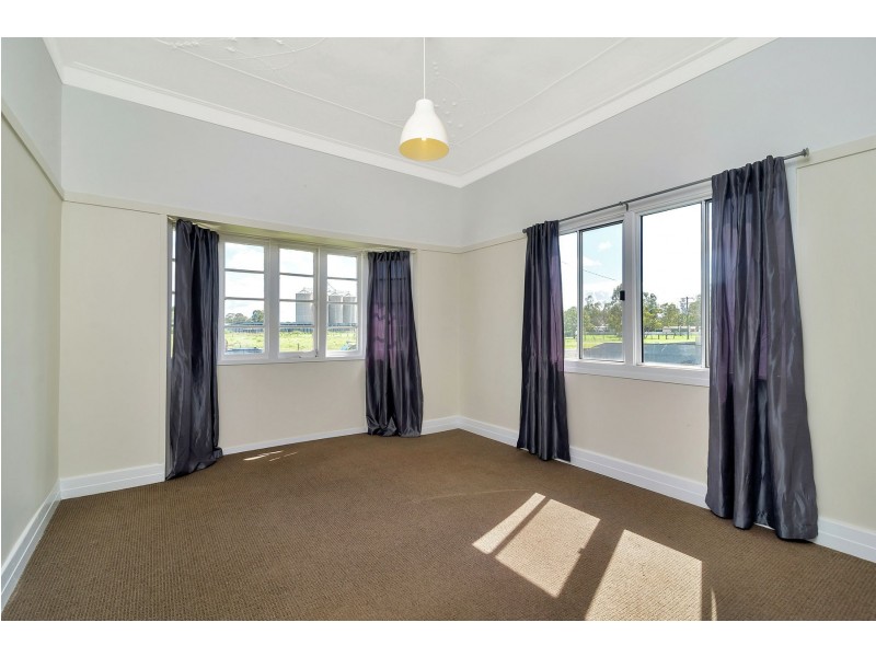 31 Donely Street, Oakey QLD 4401