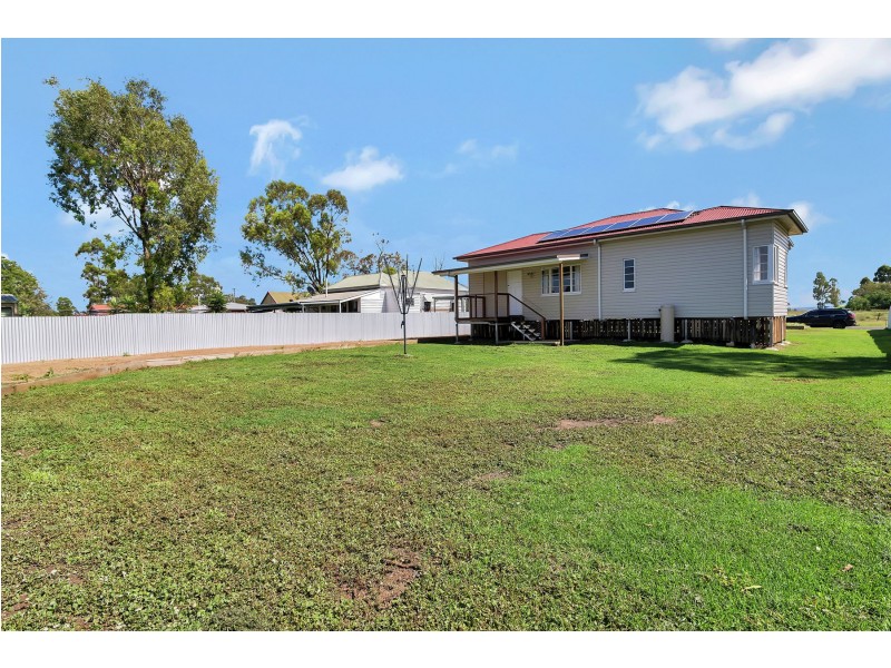 31 Donely Street, Oakey QLD 4401
