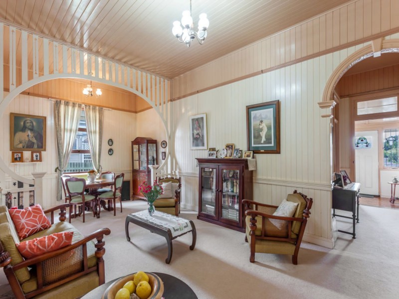 71 Bridge Street, Mount Lofty QLD 4350