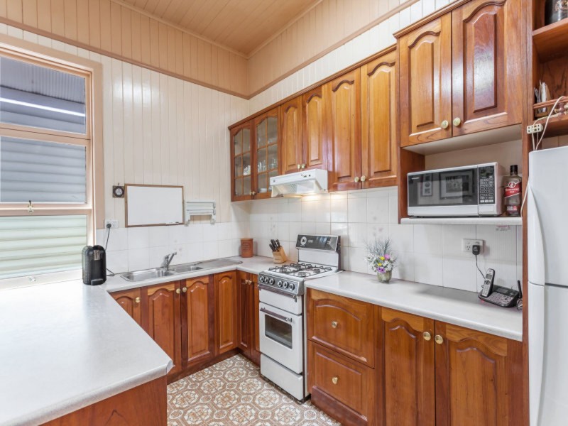 71 Bridge Street, Mount Lofty QLD 4350