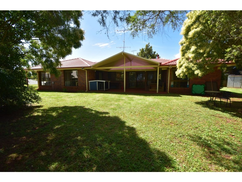 40 Wiemers Crescent, Centenary Heights QLD 4350