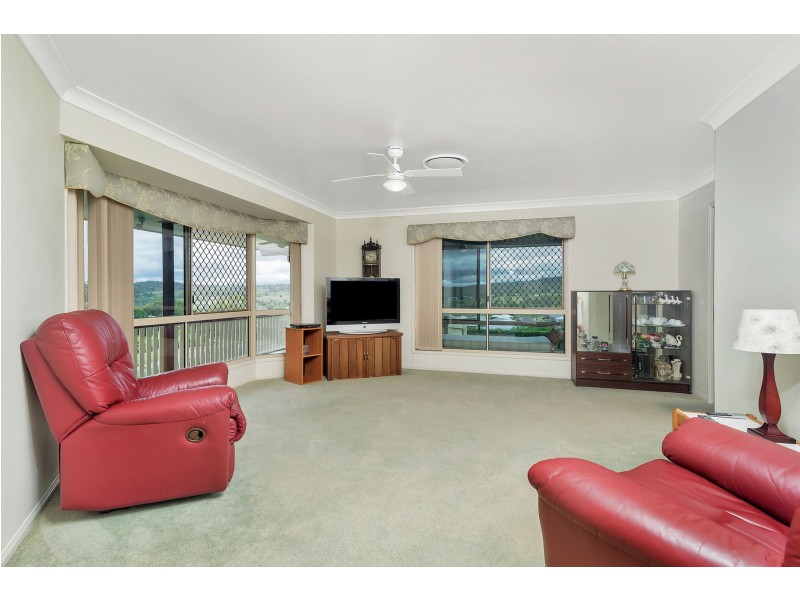 6 Ryan Drive, Cotswold Hills QLD 4350