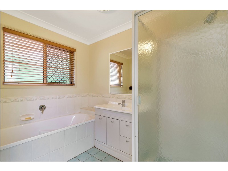6 Ryan Drive, Cotswold Hills QLD 4350