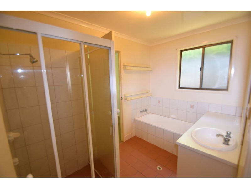 8 Moore Crescent, Wilsonton QLD 4350