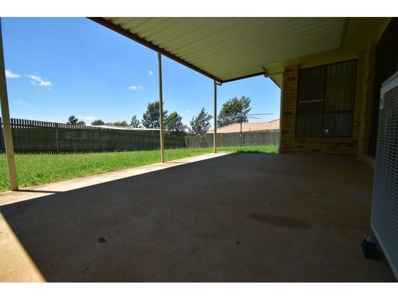 8 Moore Crescent, Wilsonton QLD 4350