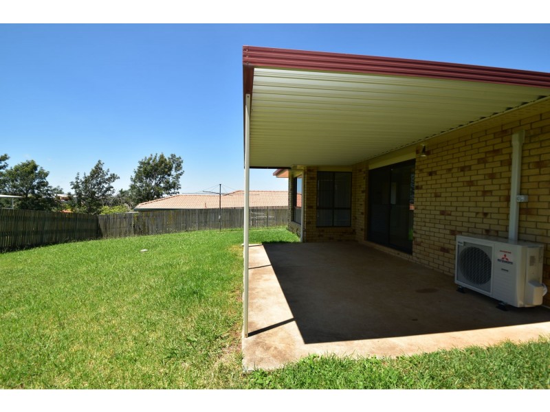 8 Moore Crescent, Wilsonton QLD 4350