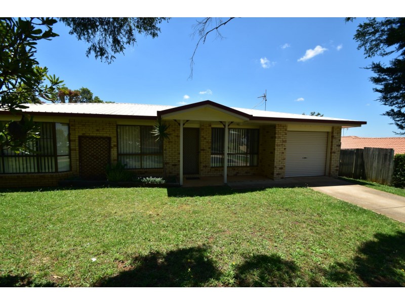 8 Moore Crescent, Wilsonton QLD 4350
