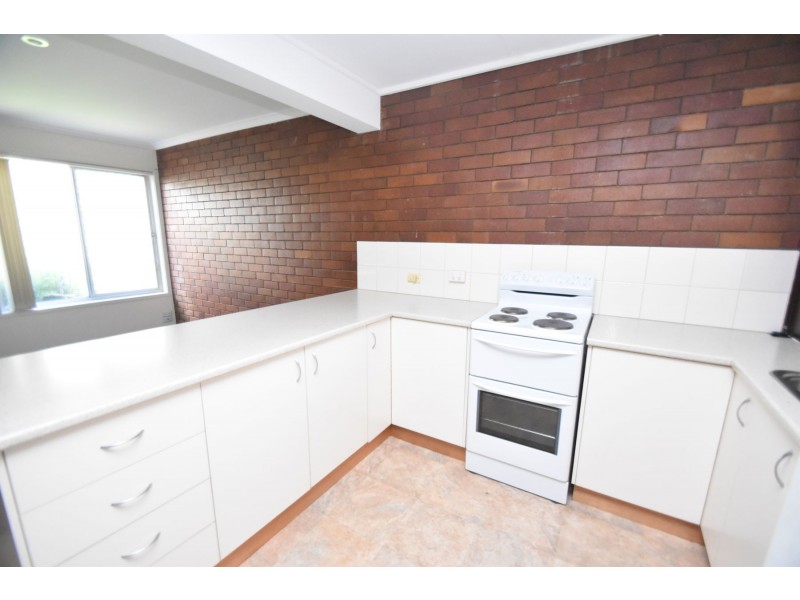8/177a West Street, Newtown QLD 4350