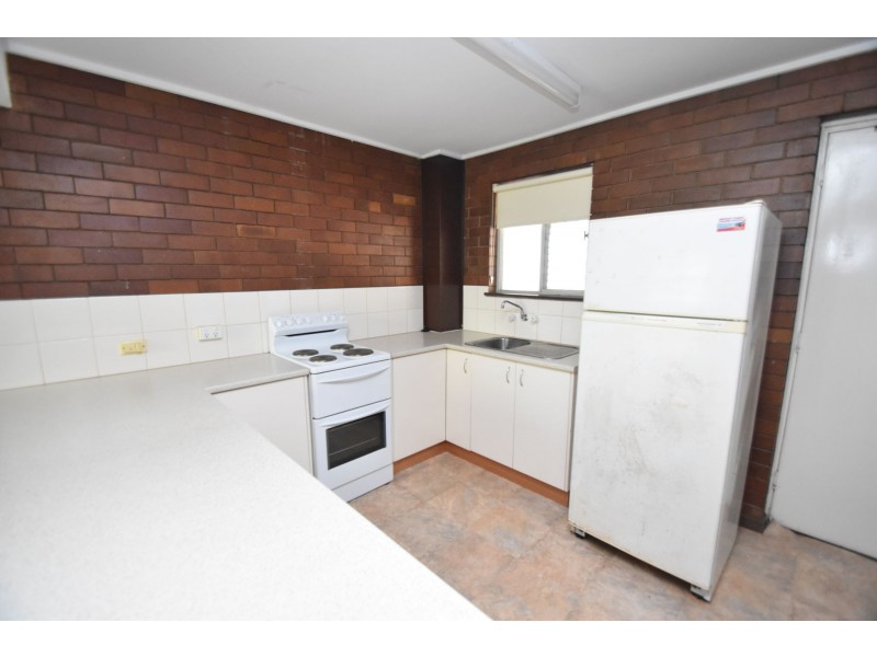 8/177a West Street, Newtown QLD 4350