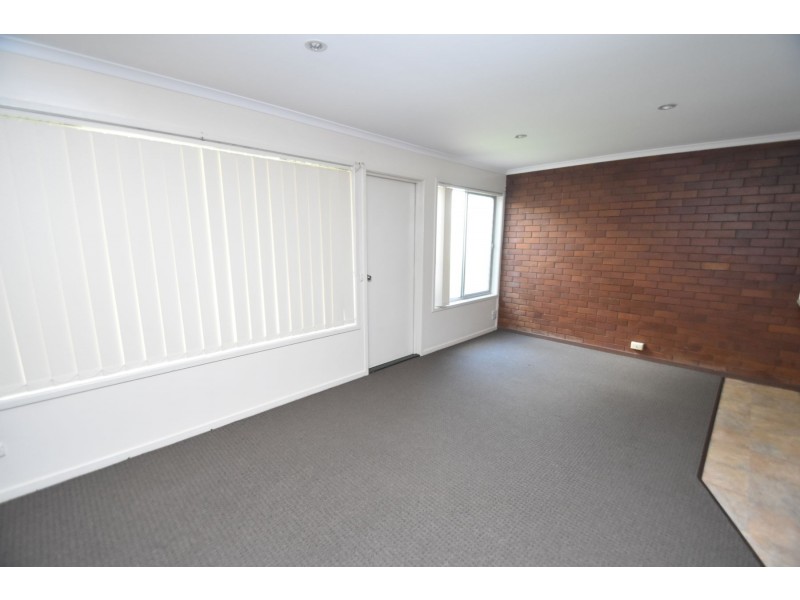 8/177a West Street, Newtown QLD 4350