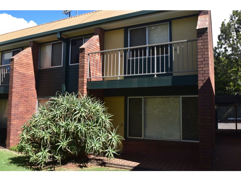 8/177a West Street, Newtown QLD 4350