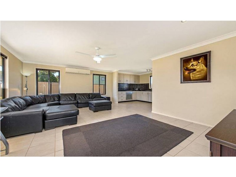 4 Peters Street, Goombungee QLD 4354