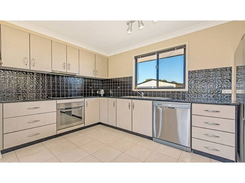 4 Peters Street, Goombungee QLD 4354