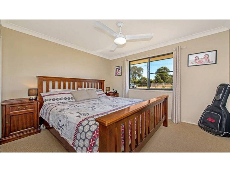 4 Peters Street, Goombungee QLD 4354