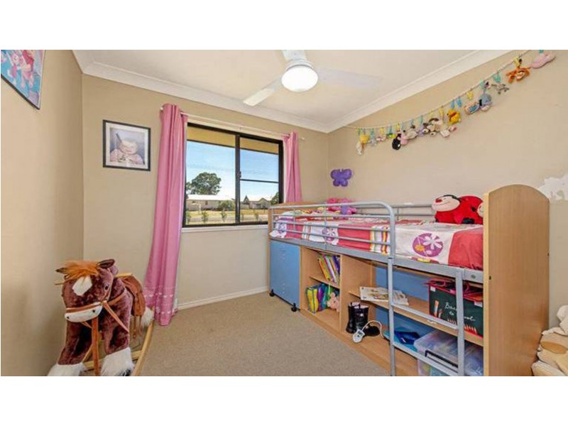 4 Peters Street, Goombungee QLD 4354