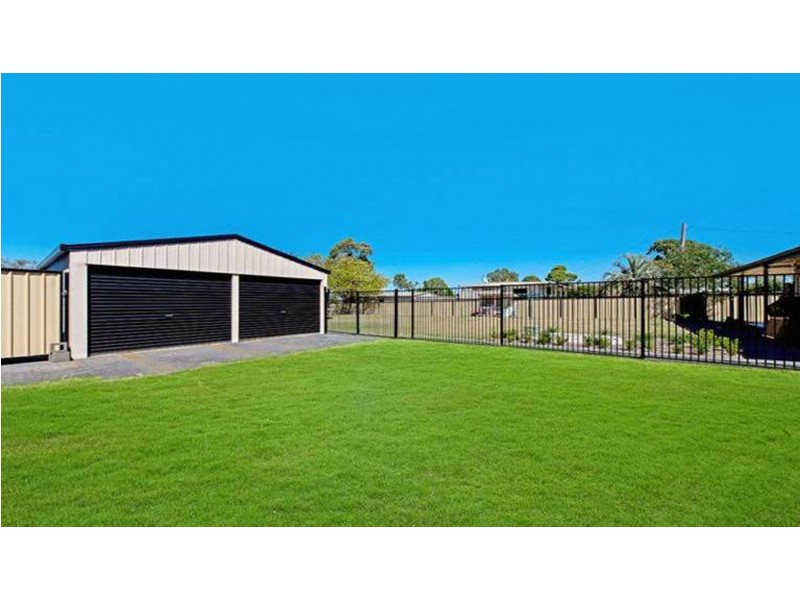 4 Peters Street, Goombungee QLD 4354