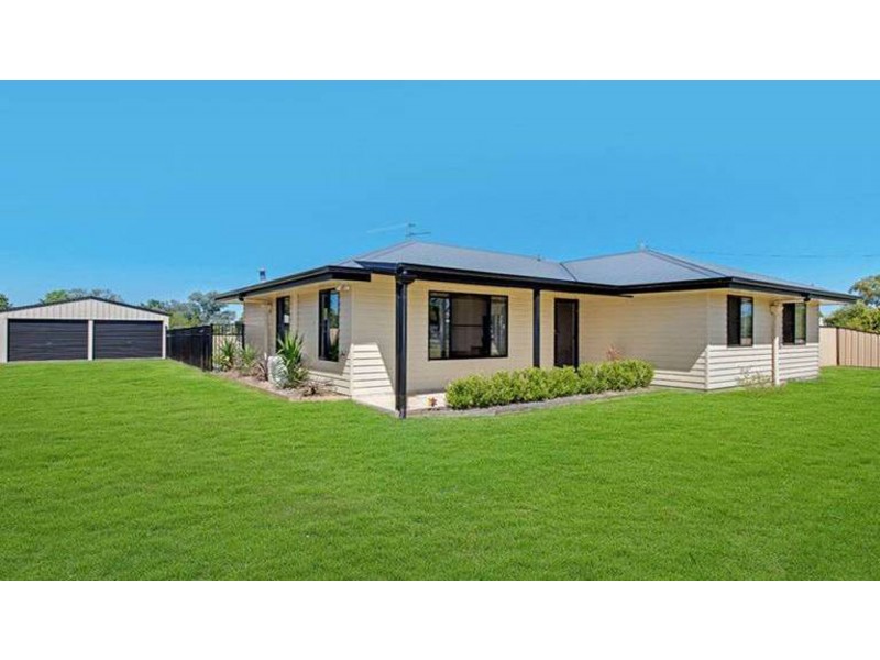 4 Peters Street, Goombungee QLD 4354