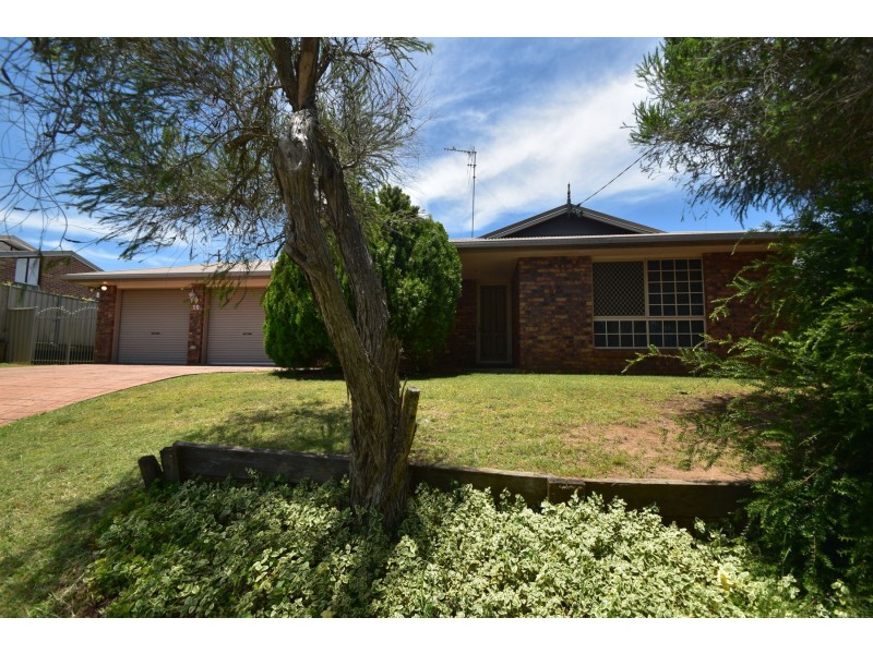 10 Smart Drive, Darling Heights QLD 4350