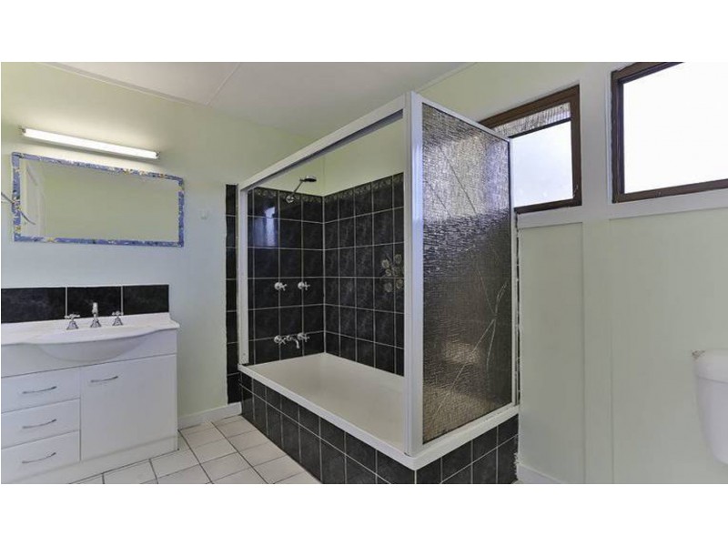 153 Mocatta Street, Goombungee QLD 4354