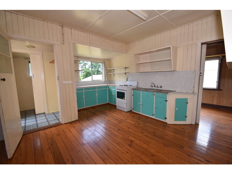 317 Bridge Street, Newtown QLD 4350