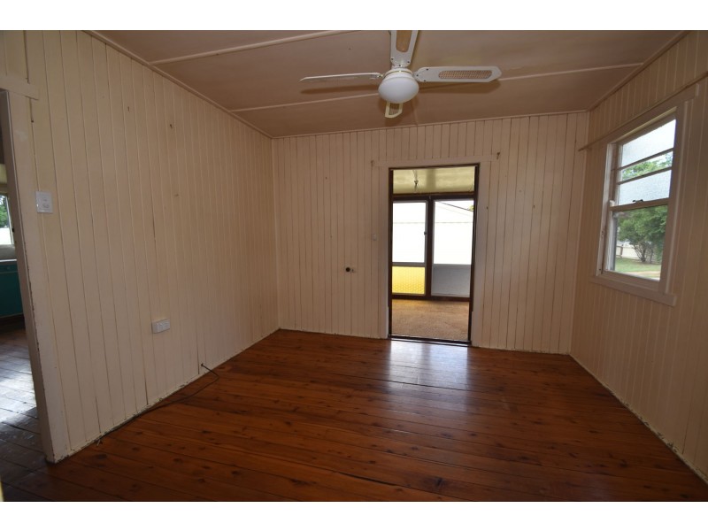 317 Bridge Street, Newtown QLD 4350