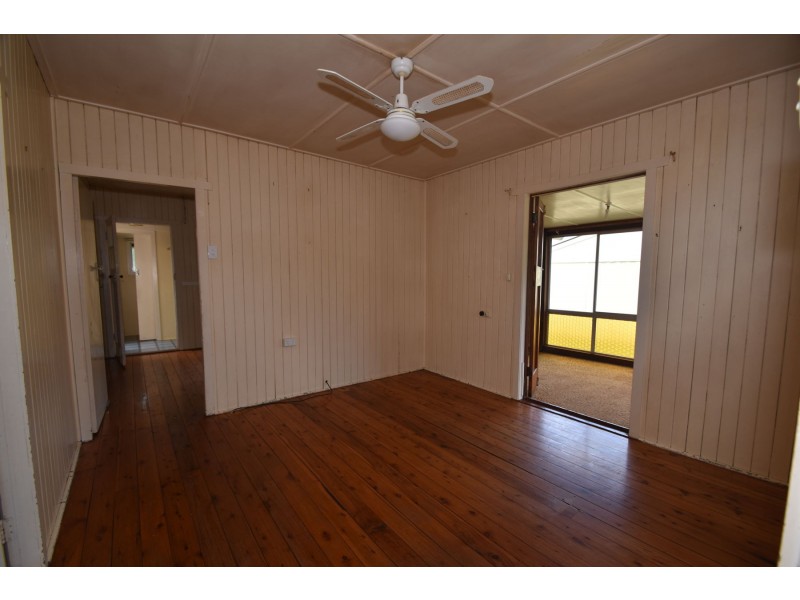 317 Bridge Street, Newtown QLD 4350