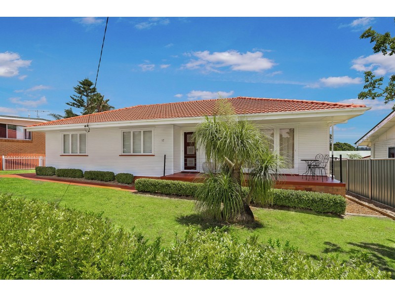 17 McNamara Street, Centenary Heights QLD 4350