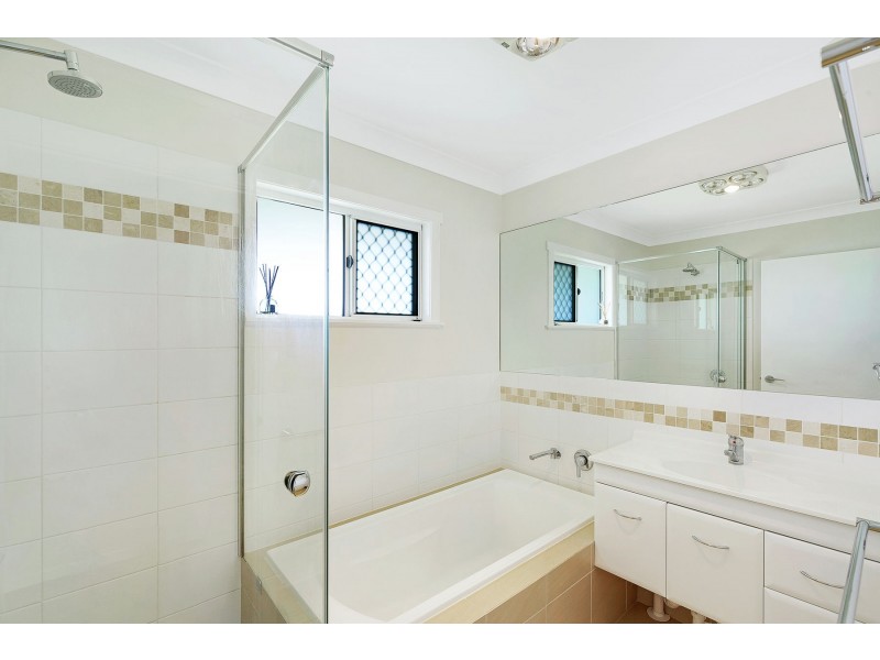 17 McNamara Street, Centenary Heights QLD 4350