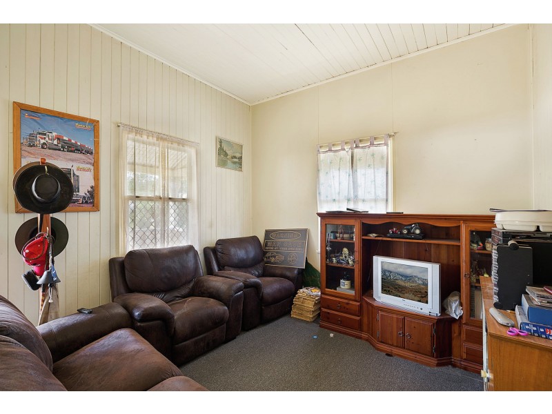 61 John Street, Goombungee QLD 4354