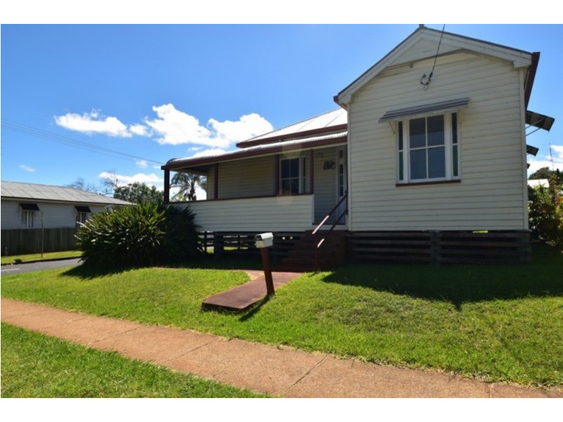 716 Ruthven Street, South Toowoomba QLD 4350