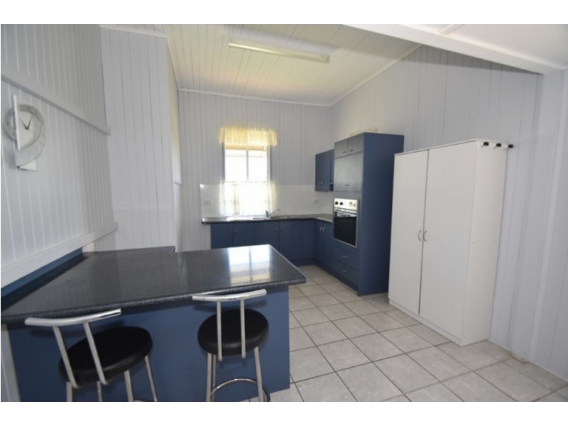 716 Ruthven Street, South Toowoomba QLD 4350