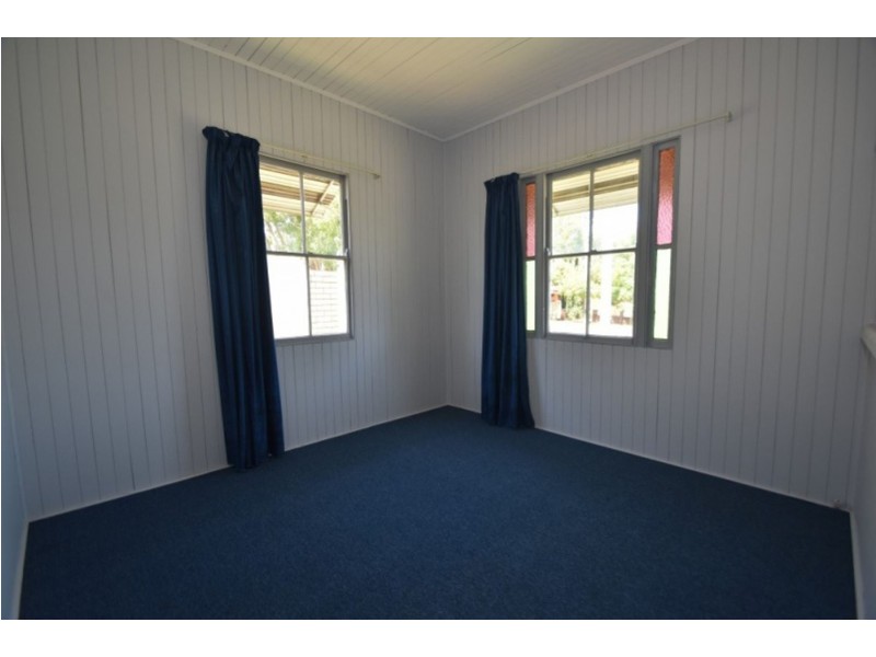 716 Ruthven Street, South Toowoomba QLD 4350